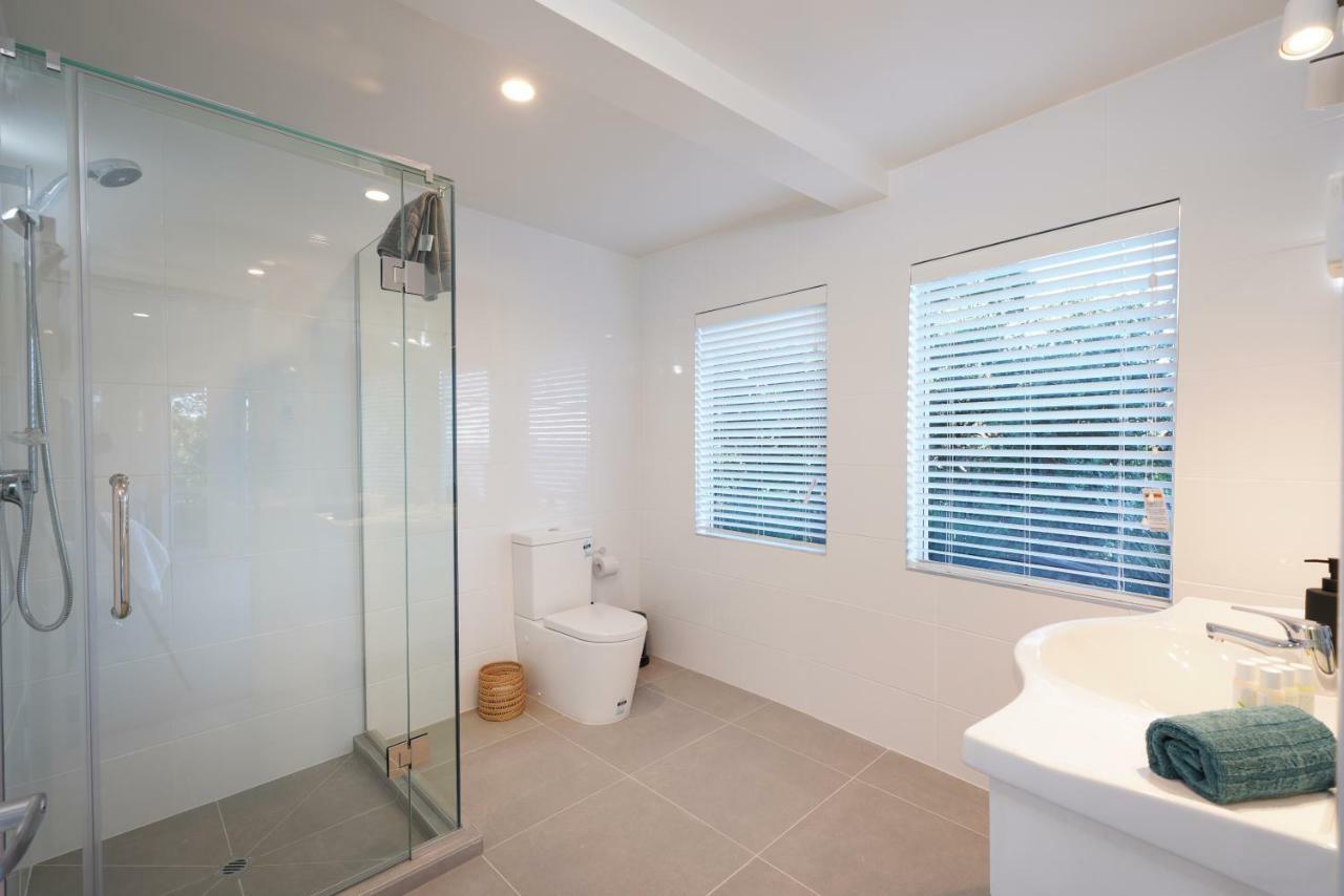 Waiheke Island Vineyard Holiday Houses Surfdale Bagian luar foto